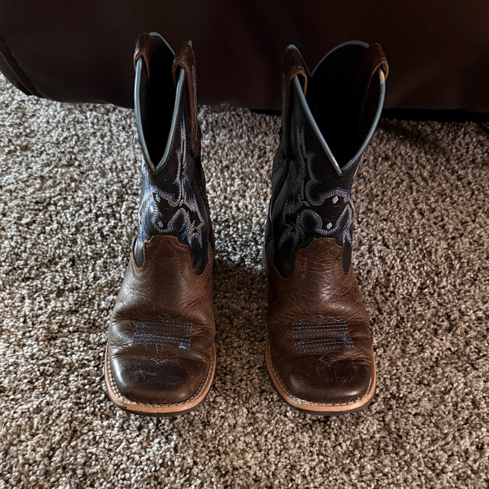 Boys ariat boots